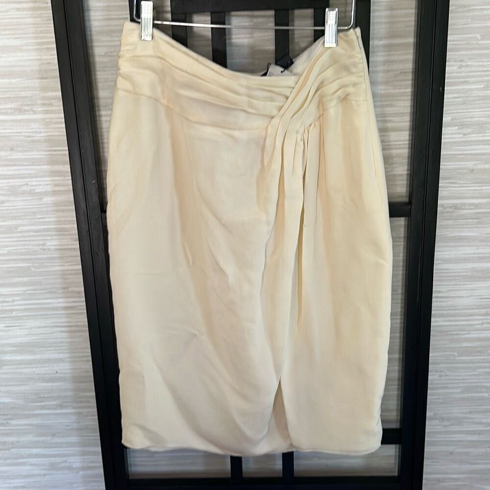 NWT Magaschoni cream color skirt size 10